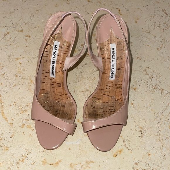 Manolo Blahnik nude heels - Picture 1 of 7